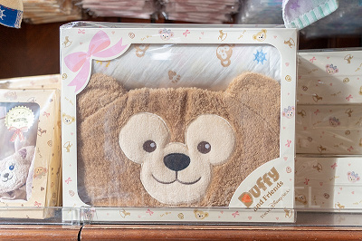 ダッフィーの赤ちゃんグッズ②：フード付きタオルのベビーギフトセット