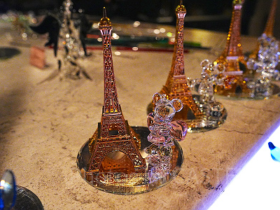 エッフェル塔クリスタルフィギュア(ミッキー/ミニー)