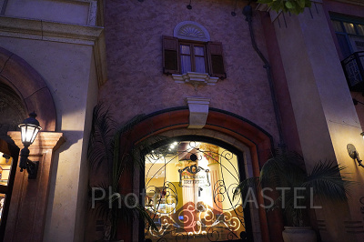 「エル・モンド・インフィニティ」：ビバリーヒルズ