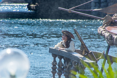 船に乗る女海賊