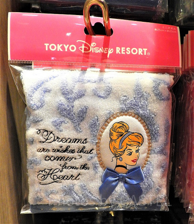 レース模様がフェミニン