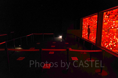 呼応するランプの森 - ワンストロークの待機スペース