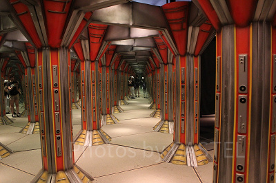 ギャラクシーウォーカーズの鏡の部屋。あなたは脱出できる？