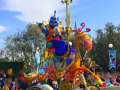 ジーニーも陽気に登場