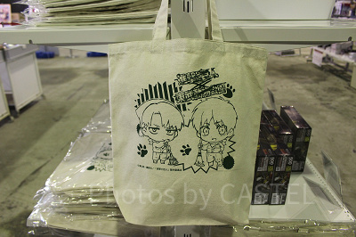 グッズのトートバッグ、1200円