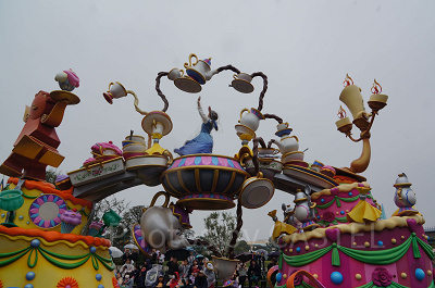 プリンセスの中でも人気のベルの上のこぼれそうで1滴もこぼれないすごい紅茶