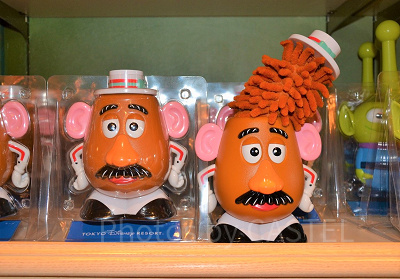 ディズニーの珍グッズ・迷グッズ17選！シュールな面白グッズ・お土産まとめ