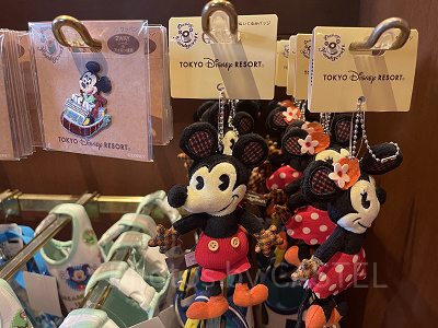 2025】ディズニーぬいぐるみバッジまとめ！ランド・シー限定ぬいばまとめ！