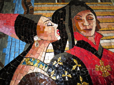 幸せのジンクスの女性の壁画