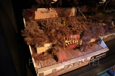 ハリーポッターグッズ/怪物的な怪物の本