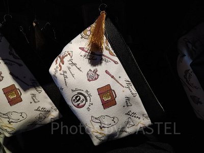 ハリポタアイテム総柄ポーチ