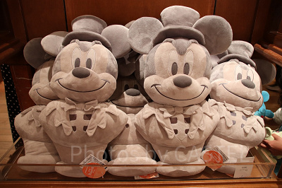 ホーンテッドマンションの胸像風ミッキーのクッション