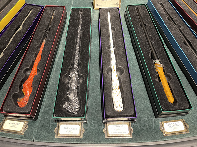 スタジオツアー東京限定のヘドウィグの杖(右から2本目)