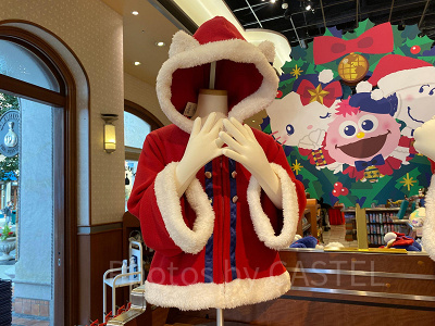 ユニバクリスマスグッズ2024：パーカー（冬服スヌーピー&チャーリー）| キャステル | CASTEL ディズニー情報