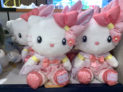 ハローキティのイースターぬいぐるみ