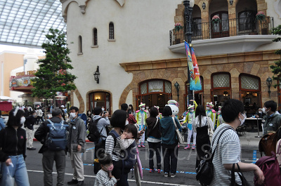 ハローキティハピネスブラスバンドのグリーティング風景