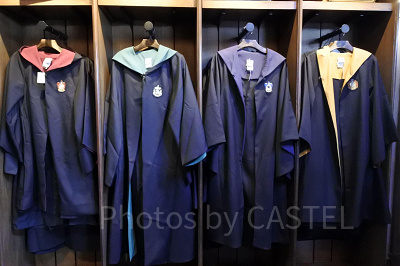 ホグワーツ魔法魔術学校のローブ