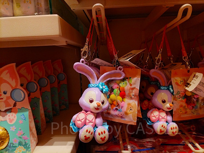 香港ディズニーダッフィー＆フレンズグッズ：ステラルーのカラフルチョコ＆マスコットキーホルダー