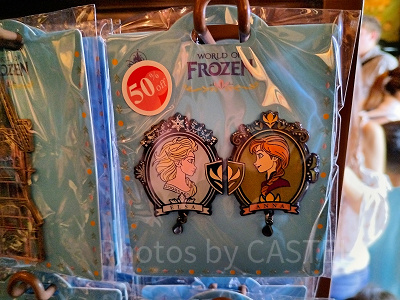 香港ディズニーアナ雪グッズ:アナとエルサのペアピンバッジ
