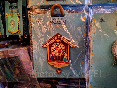 香港ディズニーアナ雪グッズ:時計台型ピンバッジ