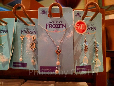 香港ディズニーアナ雪グッズ:クロッカスモチーフのネックレス