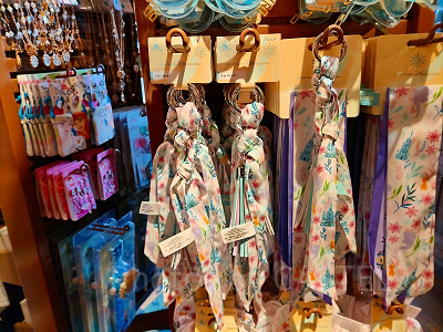 香港ディズニーアナ雪グッズ:スカーフ調バッグチャーム