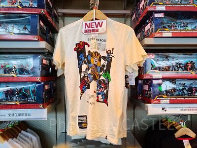香港ディズニーマーベルグッズ：アベンジャーズのコミックデザインTシャツ（白）
