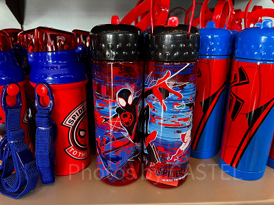 香港ディズニーマーベルグッズ：マイルス版スパイダーマンのドリンクボトル