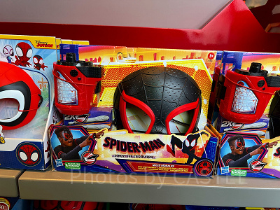 香港ディズニーマーベルグッズ：マイルス版スパイダーマンなりきりマスク＆シューター