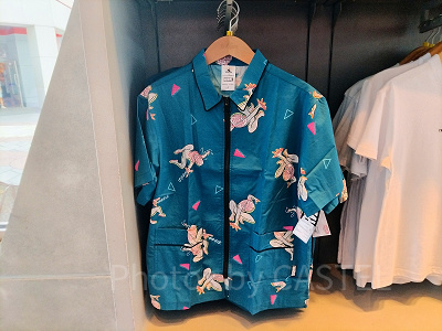 香港ディズニーマーベルグッズ：スパイダーマンの襟付きシャツ（総柄）