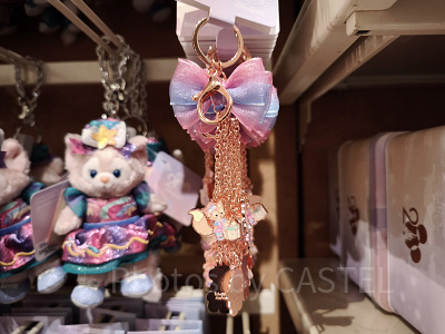 香港ディズニー20周年「ダッフィー&フレンズ・グランドセレブレーショングッズ」:バッグ用キーチェーン