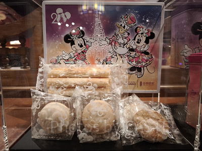 香港ディズニー20周年「ミッキー&フレンズ・グランドセレブレーショングッズ」:奇華餅家コラボお菓子