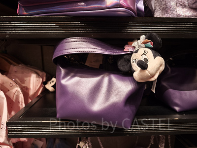 香港ディズニー20周年「ミッキー&フレンズ・グランドセレブレーショングッズ」:ミニーのショルダーポーチ