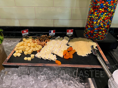 香港エンチャンテッドガーデンレストラン:世界各国のチーズ