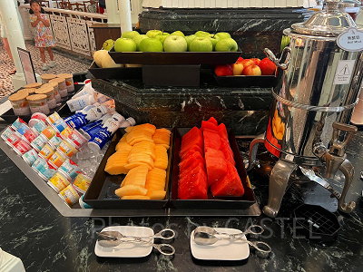 香港エンチャンテッドガーデンレストラン:カットフルーツ