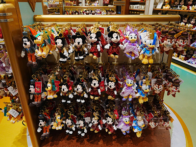 イクスピアリのディズニーストア25周年ぬいぐるみバッジ