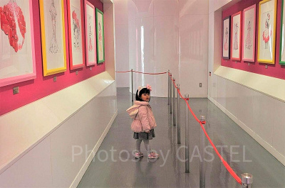 USJハローキティのリボンコレクション館内