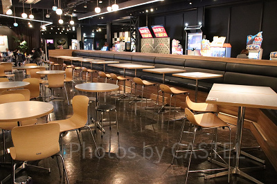 ジョイポリスのカフェエリア