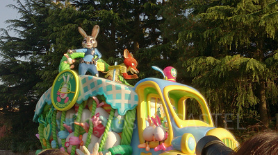 ディズニーランドのパレード「うさたま大脱走！」のジュディとニック