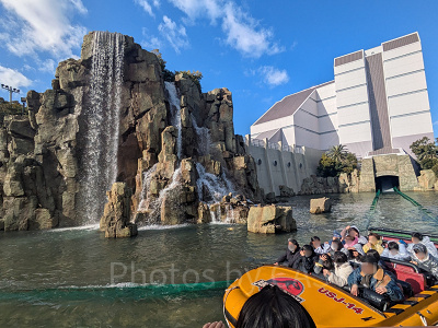 日中のジュラシックパーク・ザ・ライド