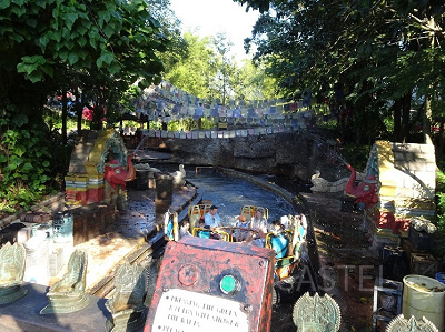 カリ・リバー・ラピッドの放水ボタン