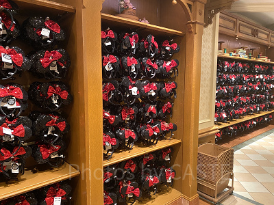 カチューシャは品薄状況（2022年4月2日撮影）