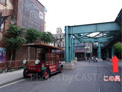 高架が終わる端っこを目指して歩きましょう