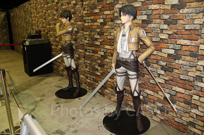 エレンとリヴァイの等身大フィギュアも展示