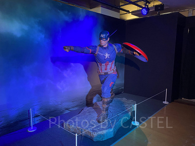 キャプテン・アメリカの等身大スタチュー