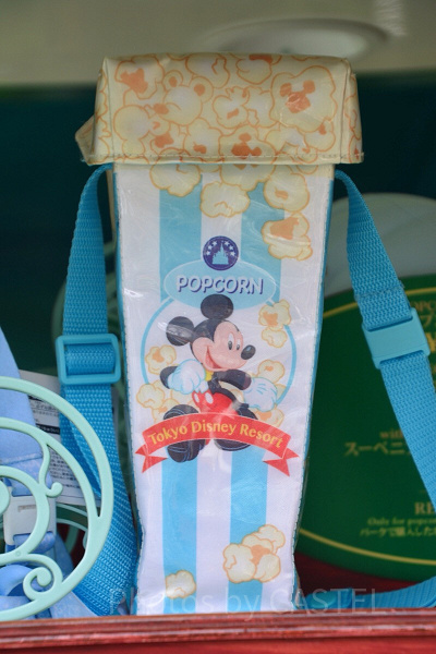 水色と白のストライプ柄のスーベニアポップコーンケース