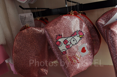 Love！FLUFFYのグリッターポーチ