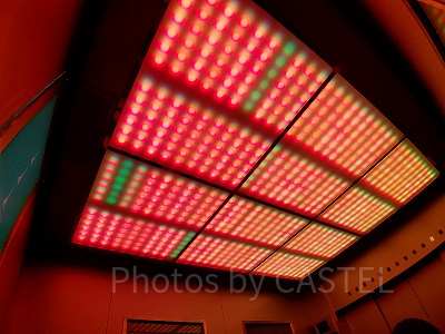 メインデッキのエレベーター