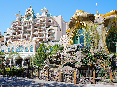 多くのキャラクターはこの付近でグリーティングできることが多いです