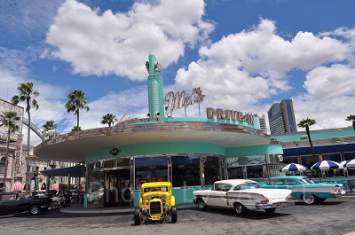 メルズドライブイン